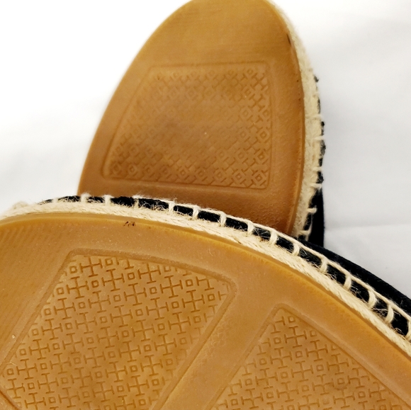 NWOB Tory Burch Poppy Canvas Espadrilles w/ Patent Leather Logo. Blk. 9 - Picture 9 of 10